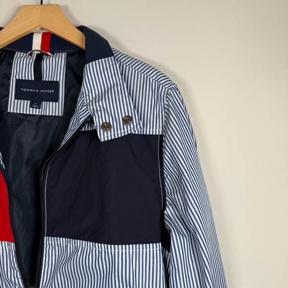 Tommy Hilfiger Men's Striped Windbreaker Full Zip Up Jacket Coat Size Medium - Picture 3 of 6